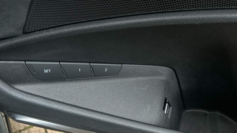 Used Audi Q8 2023 for sale - 76841908: Photo 64