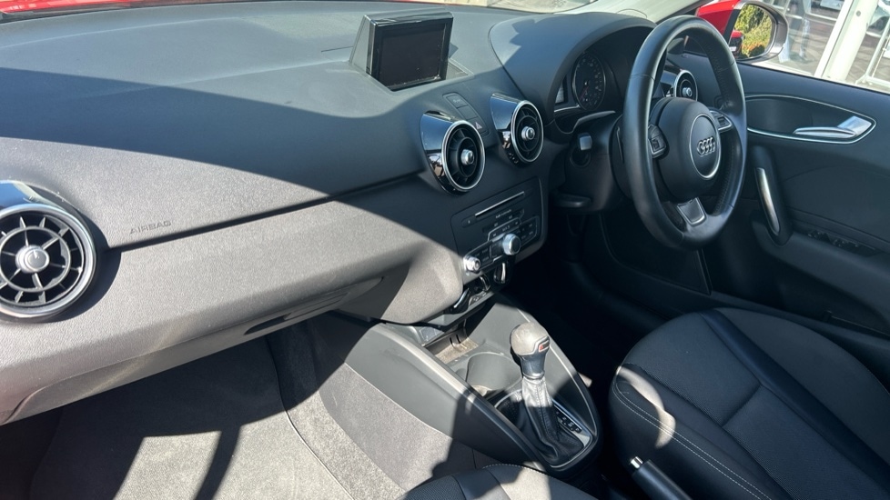 Used Audi A1 2016 for sale - 76501356: Photo 2