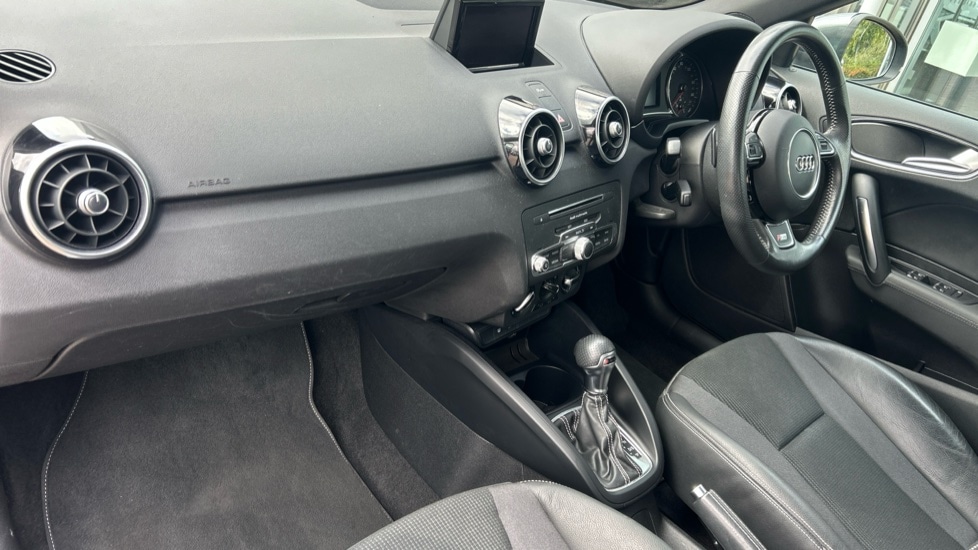 Used Audi A1 2018 for sale - 75946710: Photo 2