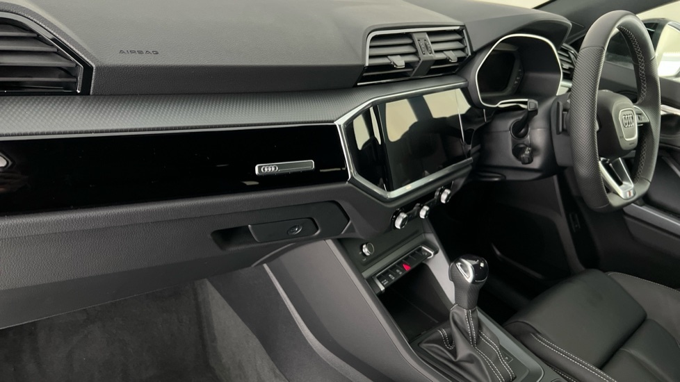 Used Audi Q3 2025 for sale - 76796272: Photo 2