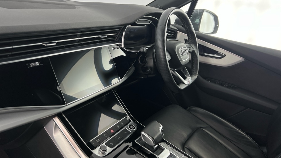 Used Audi Q7 2021 for sale - 76022008: Photo 2