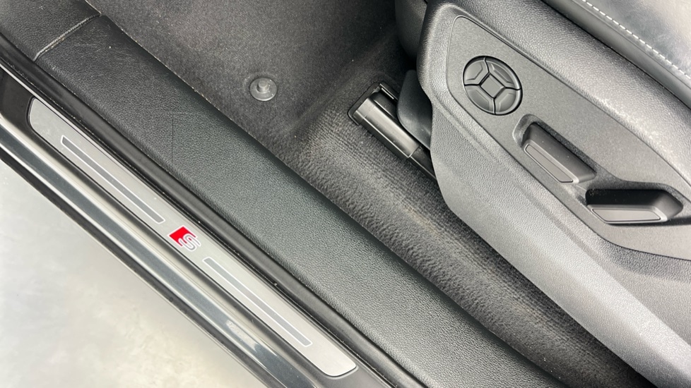 Used Audi Q7 2021 for sale - 76022008: Photo 36