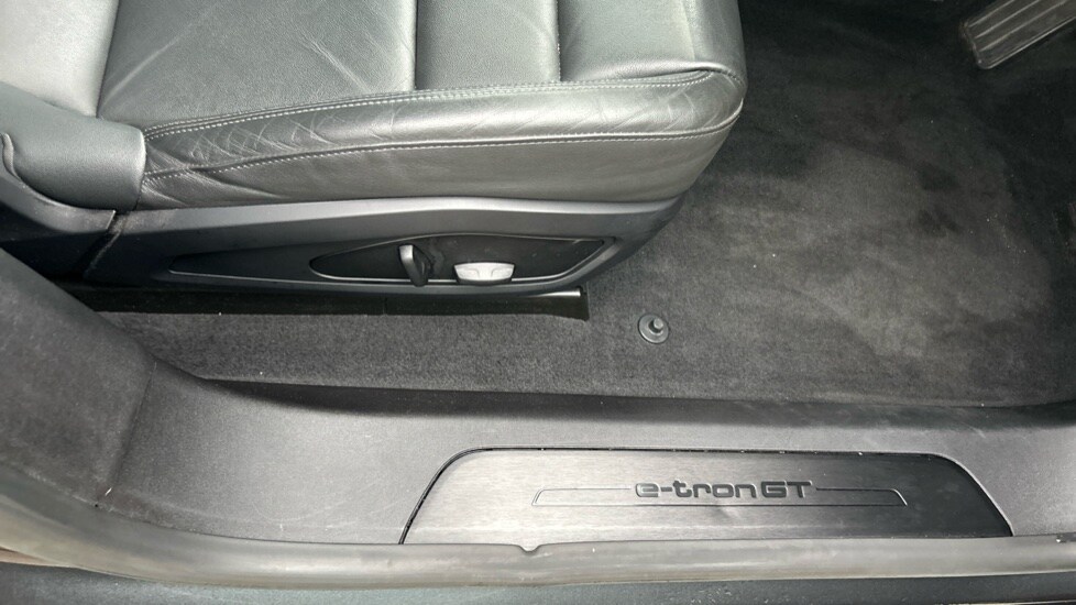 Used Audi e-tron GT 2022 for sale - 77021858: Photo 46