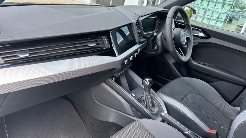 Used Audi A1 2025 for sale - 76140322: Photo 2