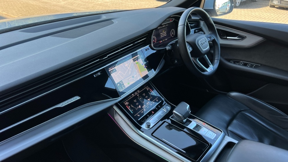 Used Audi Q8 2020 for sale - 76208900: Photo 2
