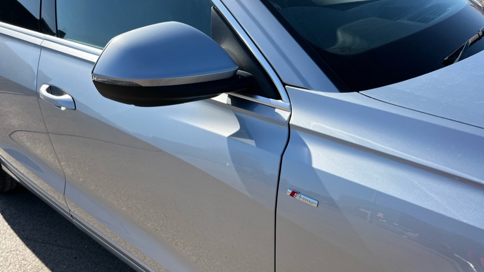Used Audi Q8 2020 for sale - 76208900: Photo 47