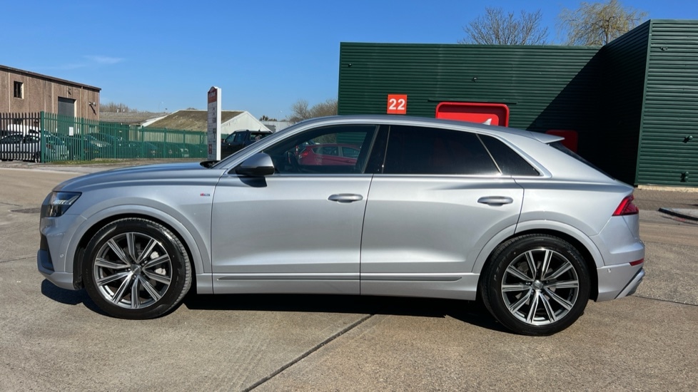 Used Audi Q8 2020 for sale - 76208900: Photo 9