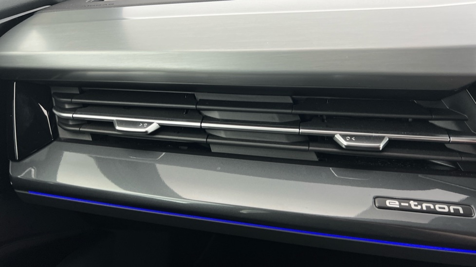 Used Audi Q4 e-tron 2025 for sale - 76415293: Photo 16