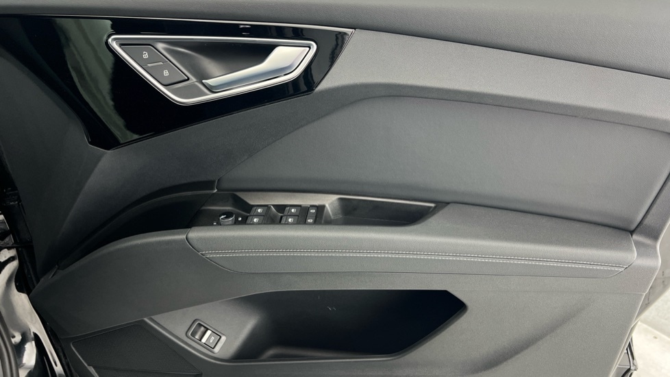 Used Audi Q4 e-tron 2025 for sale - 76415293: Photo 30