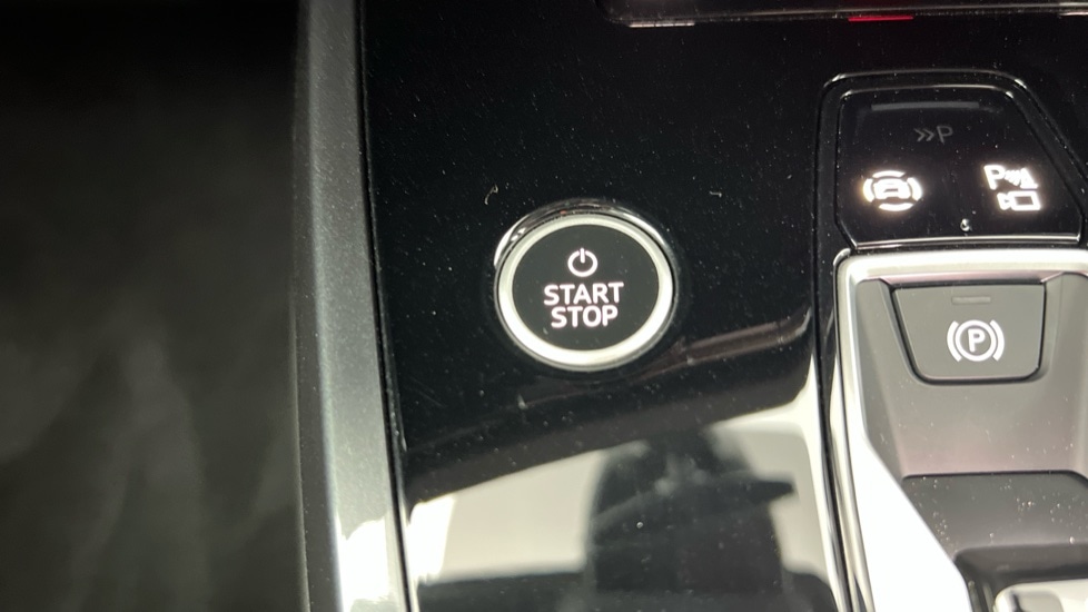 Used Audi Q4 e-tron 2025 for sale - 76415293: Photo 43