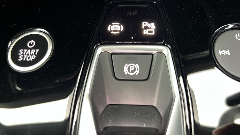 Used Audi Q4 e-tron 2025 for sale - 76415293: Photo 44