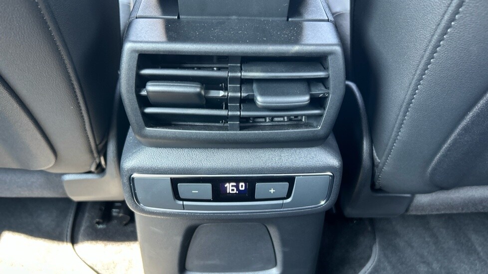 Used Audi Q4 e-tron 2025 for sale - 75967038: Photo 44