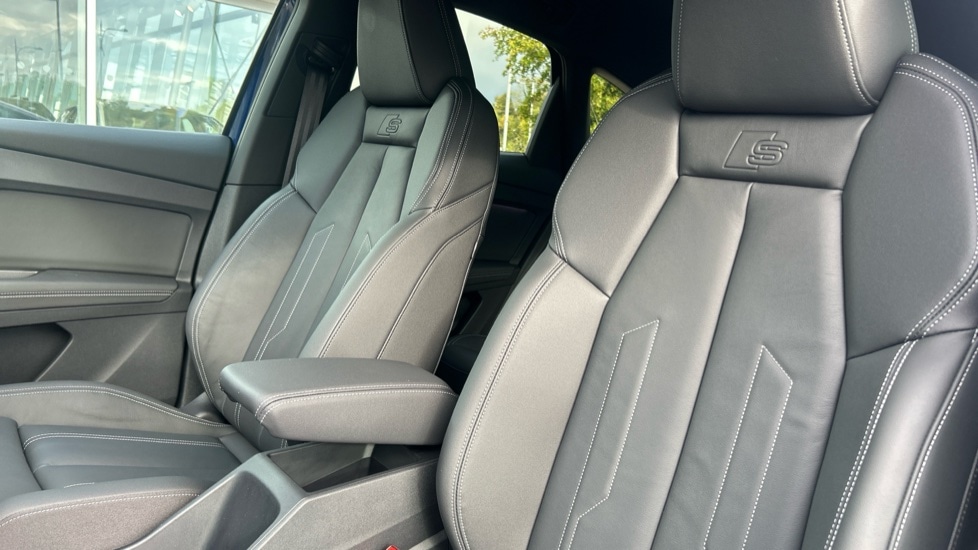 Used Audi Q4 e-tron 2025 for sale - 76415239: Photo 17