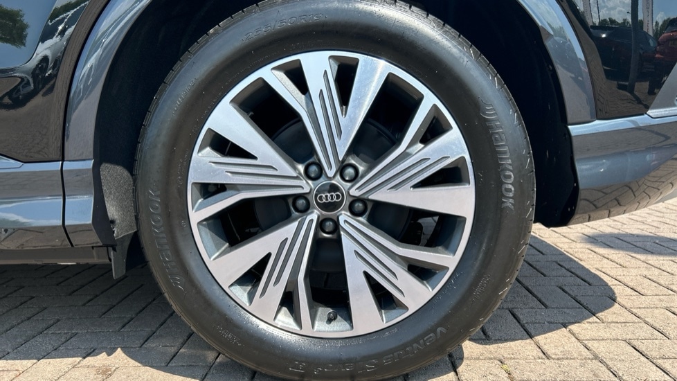 Used Audi Q4 e-tron 2025 for sale - 76593757: Photo 5