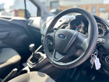 Used Ford Transit Courier 2019 for sale - 78866833: Photo