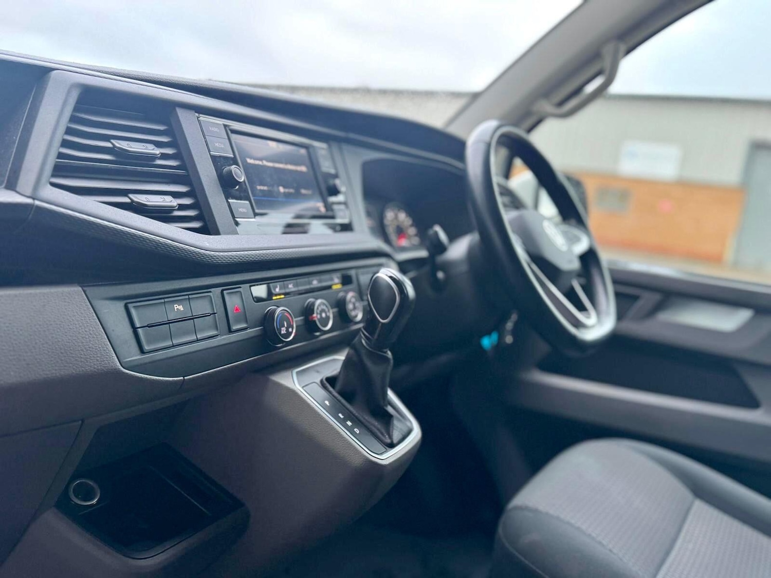 Used Volkswagen Transporter for sale - 77190563: Photo 24