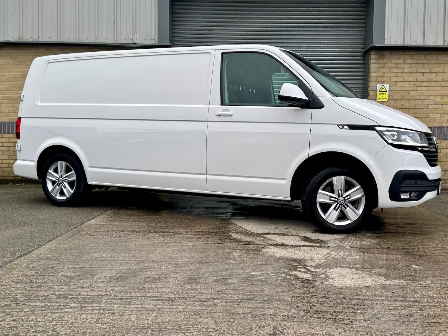 Used Volkswagen Transporter for sale - 77190563: Photo 6