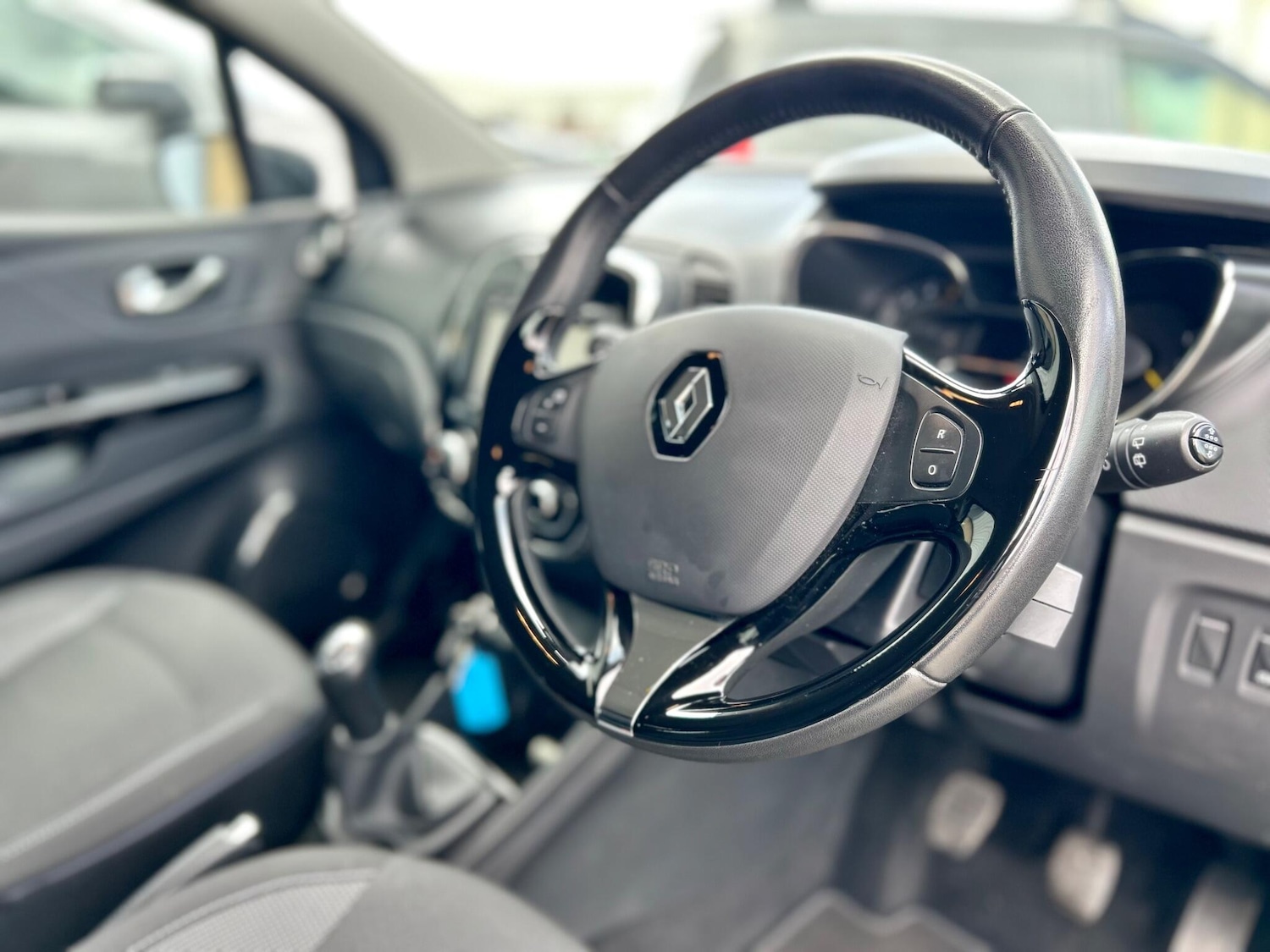 Used Renault Captur 2015 for sale - 78085820: Photo 3