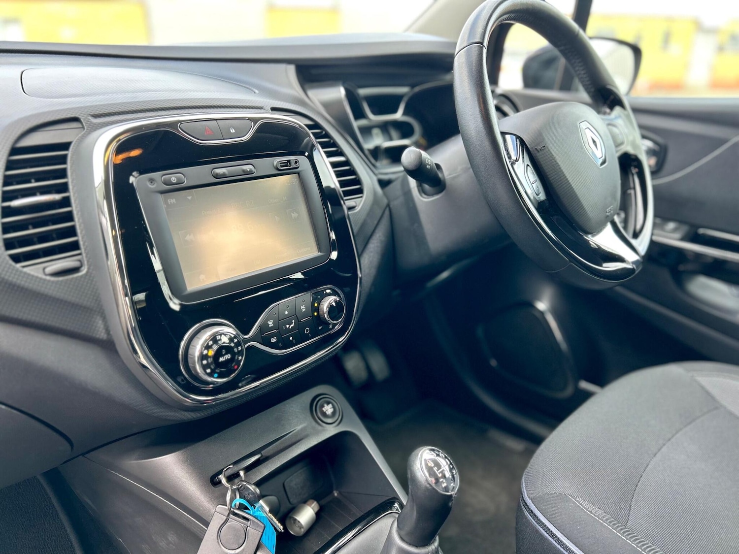 Used Renault Captur 2015 for sale - 78085820: Photo 8