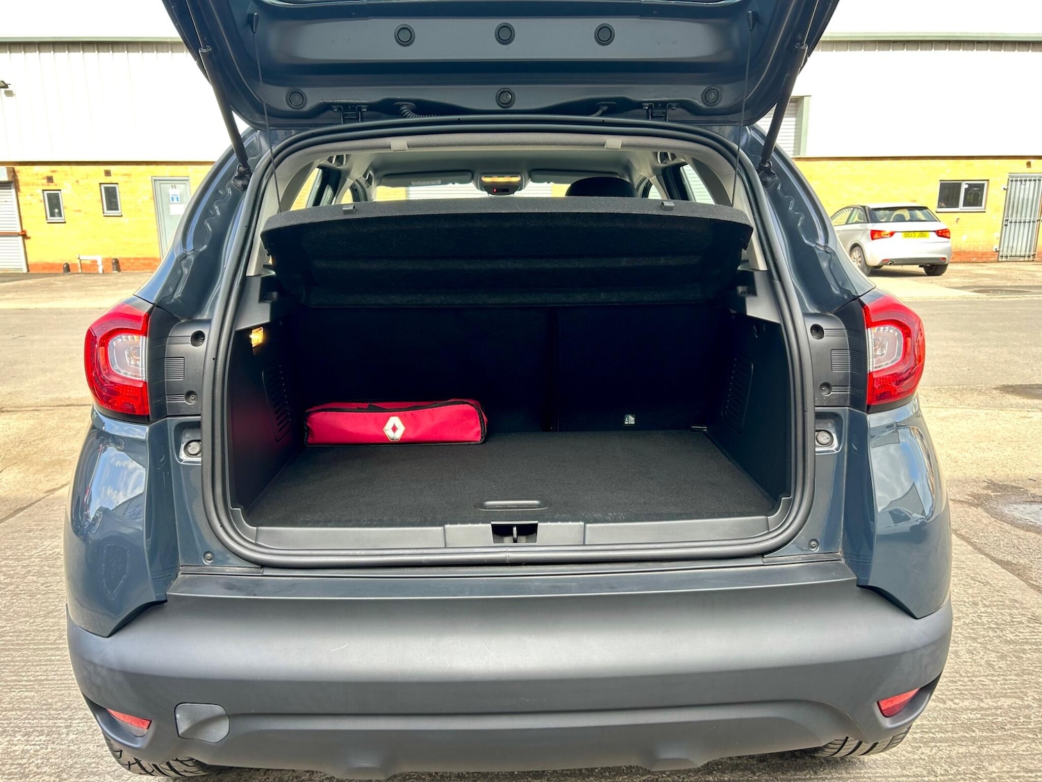 Used Renault Captur 2015 for sale - 78085820: Photo 9