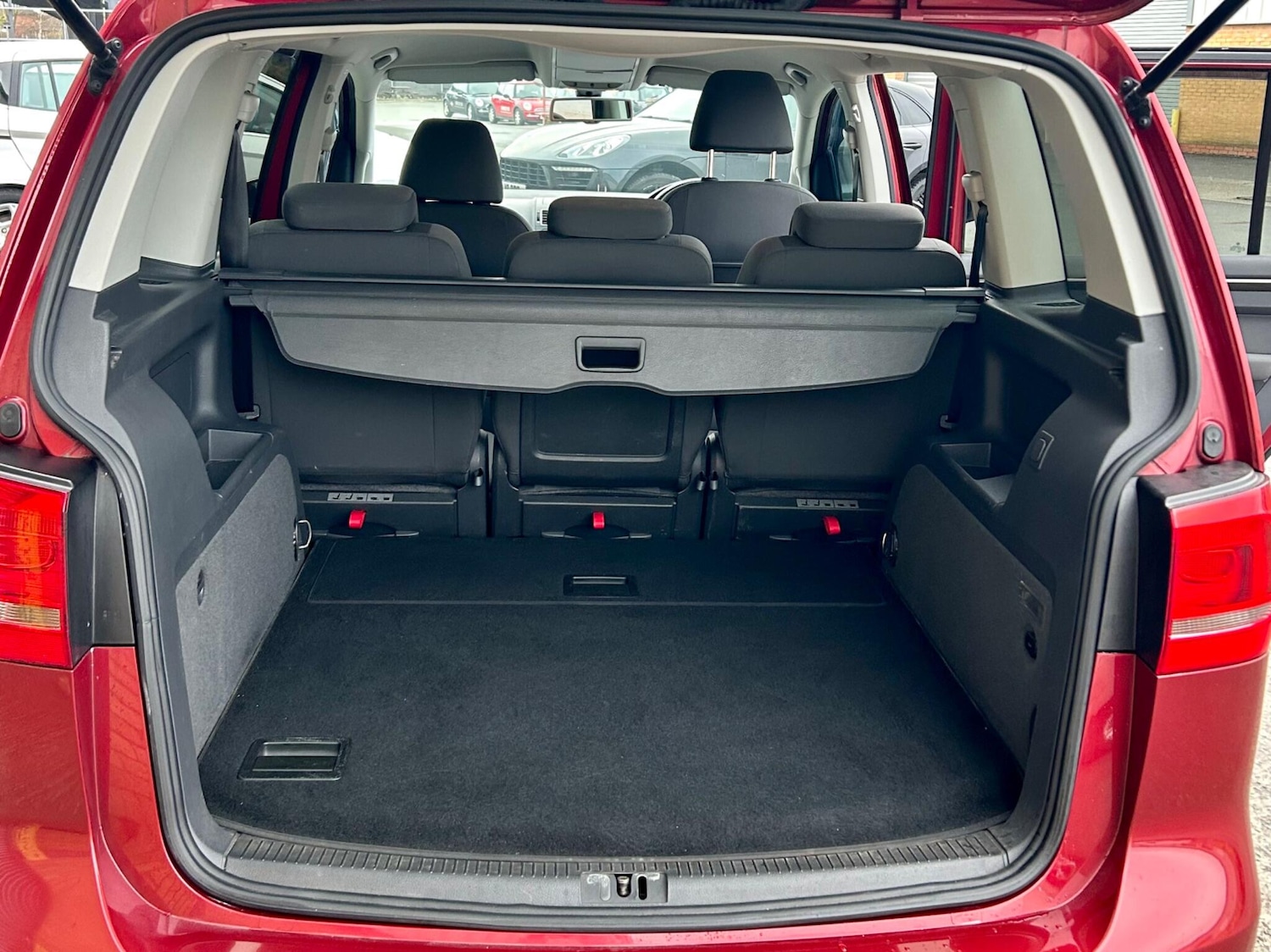 Used Volkswagen Touran for sale - 77242491: Photo 10