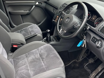 Used Volkswagen Touran 2012 for sale - 77242491: Photo