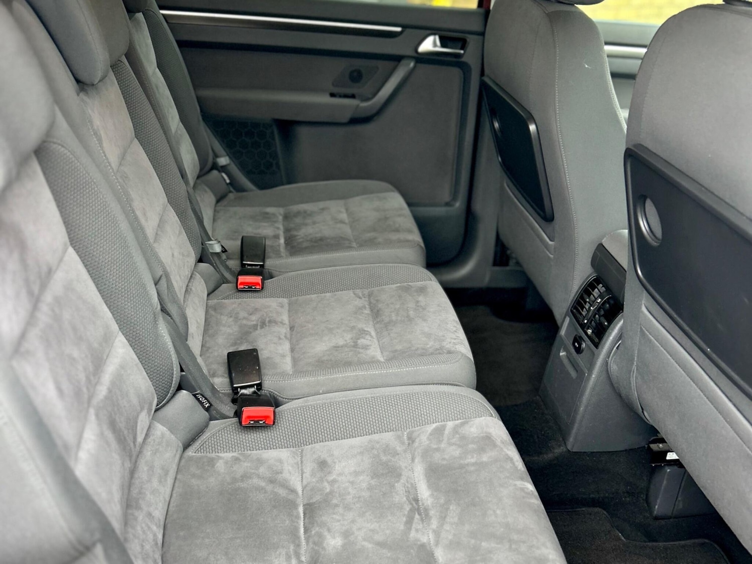 Used Volkswagen Touran for sale - 77242491: Photo 5