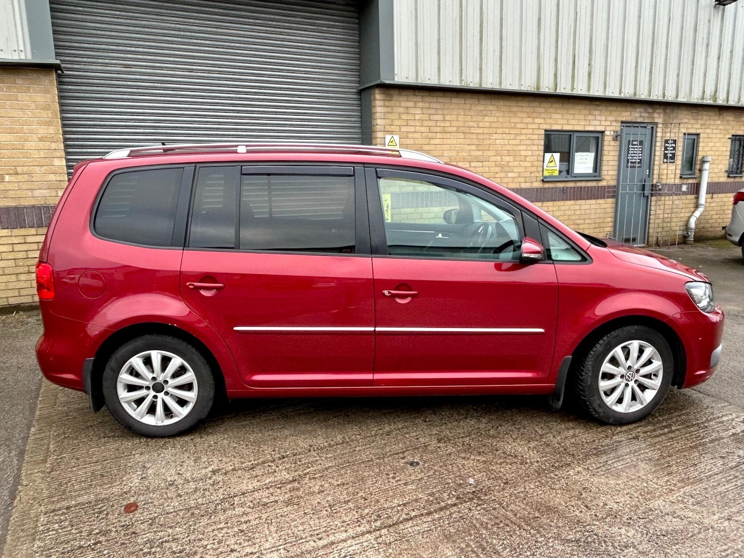 Used Volkswagen Touran for sale - 77242491: Photo 8