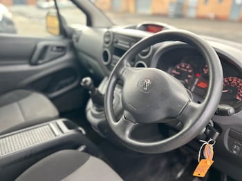 Used Peugeot Partner 2018 for sale - 78892121: Photo