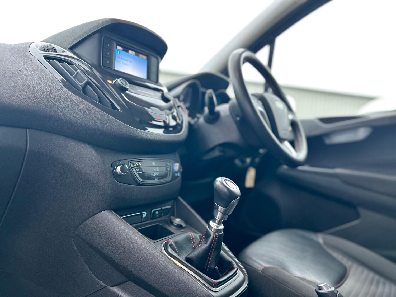 Used Ford Transit Courier 2020 for sale - 77586296: Photo 28