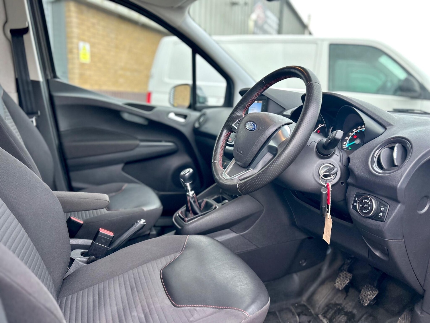 Used Ford Transit Courier 2020 for sale - 77586296: Photo 3