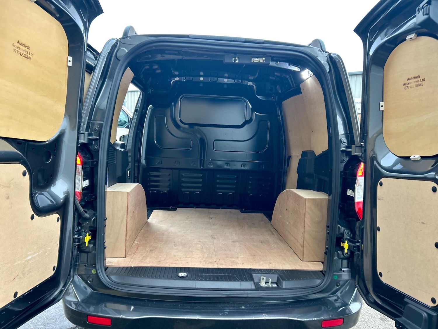 Used Ford Transit Courier 2020 for sale - 77586296: Photo 9