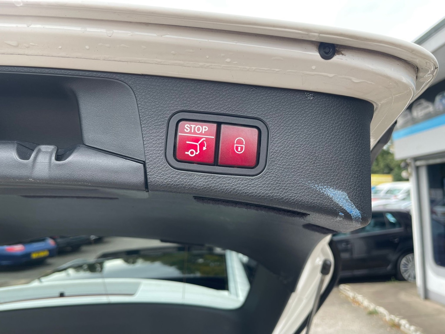 Used Mercedes-Benz C Class 2015 for sale - 76193459: Photo 9