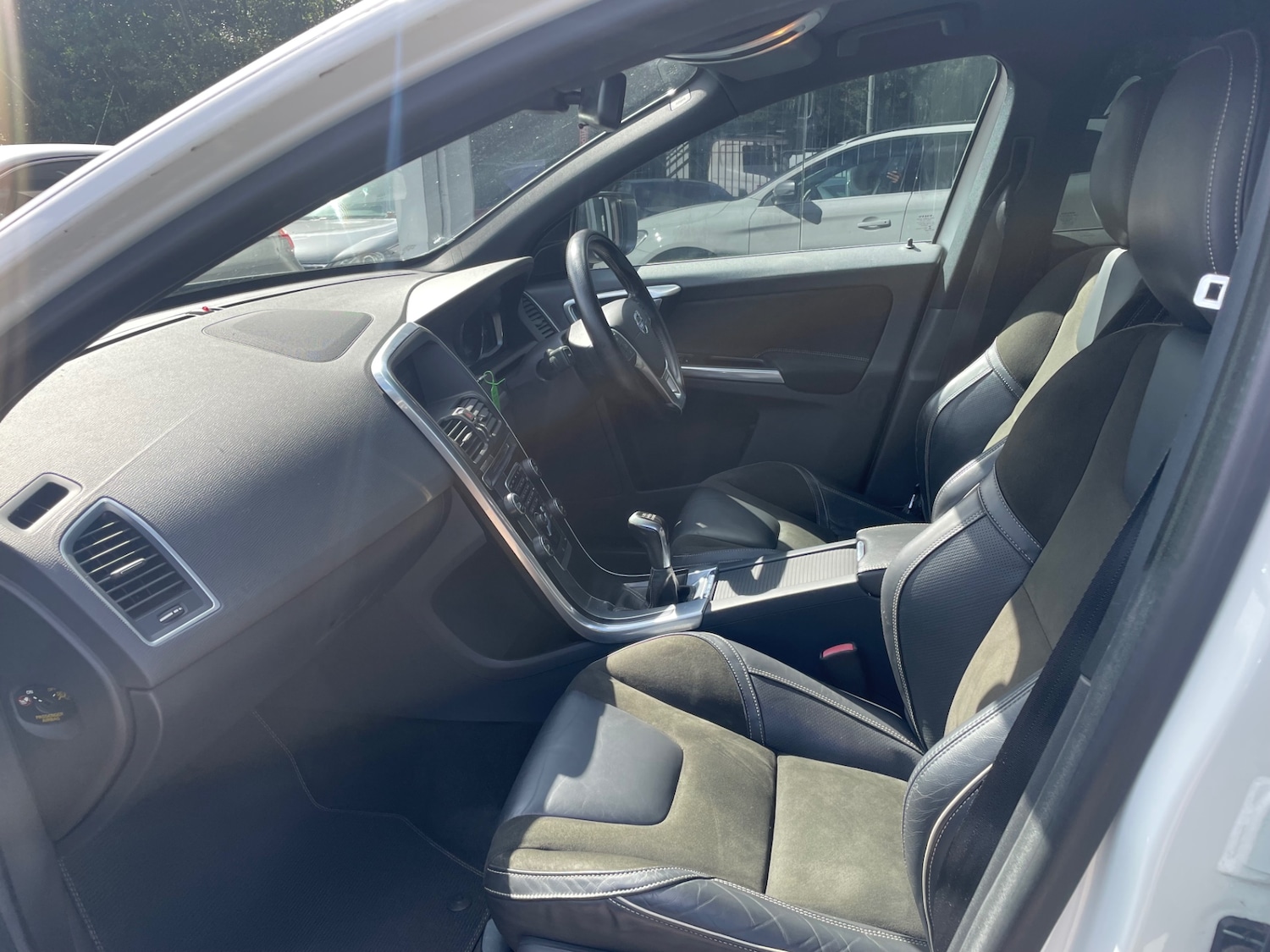 Used Volvo XC60 2015 for sale - 76273423: Photo 15