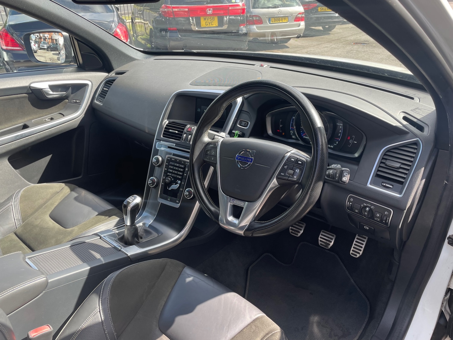 Used Volvo XC60 2015 for sale - 76273423: Photo 9