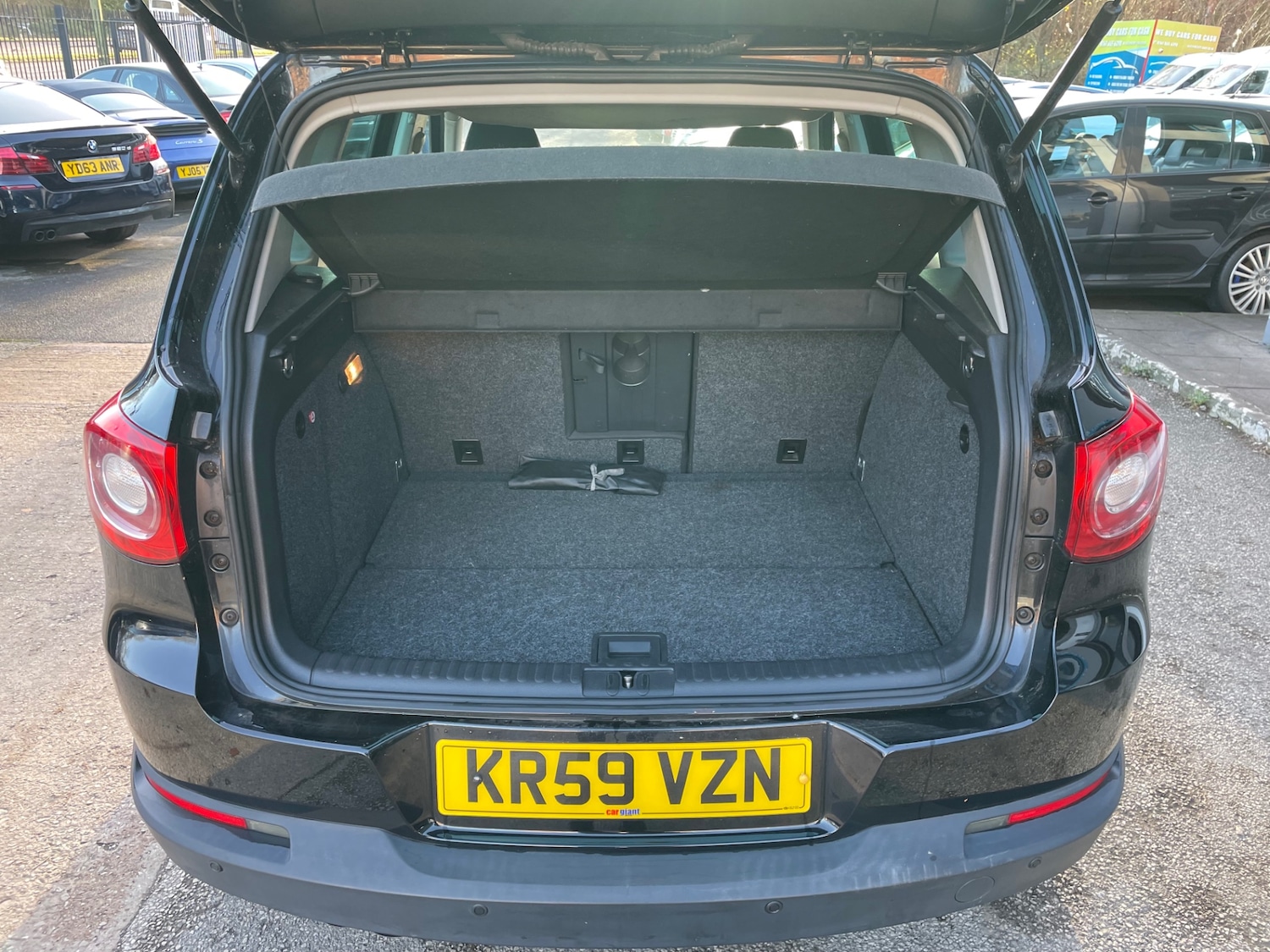 Used Volkswagen Tiguan 2009 for sale - 76877474: Photo 12