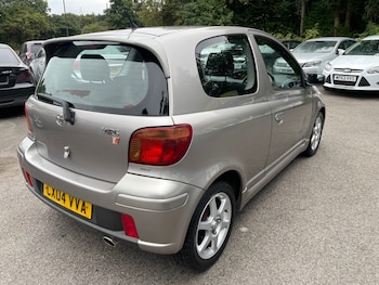 Used Toyota Yaris 2004 for sale - 75592990: Photo