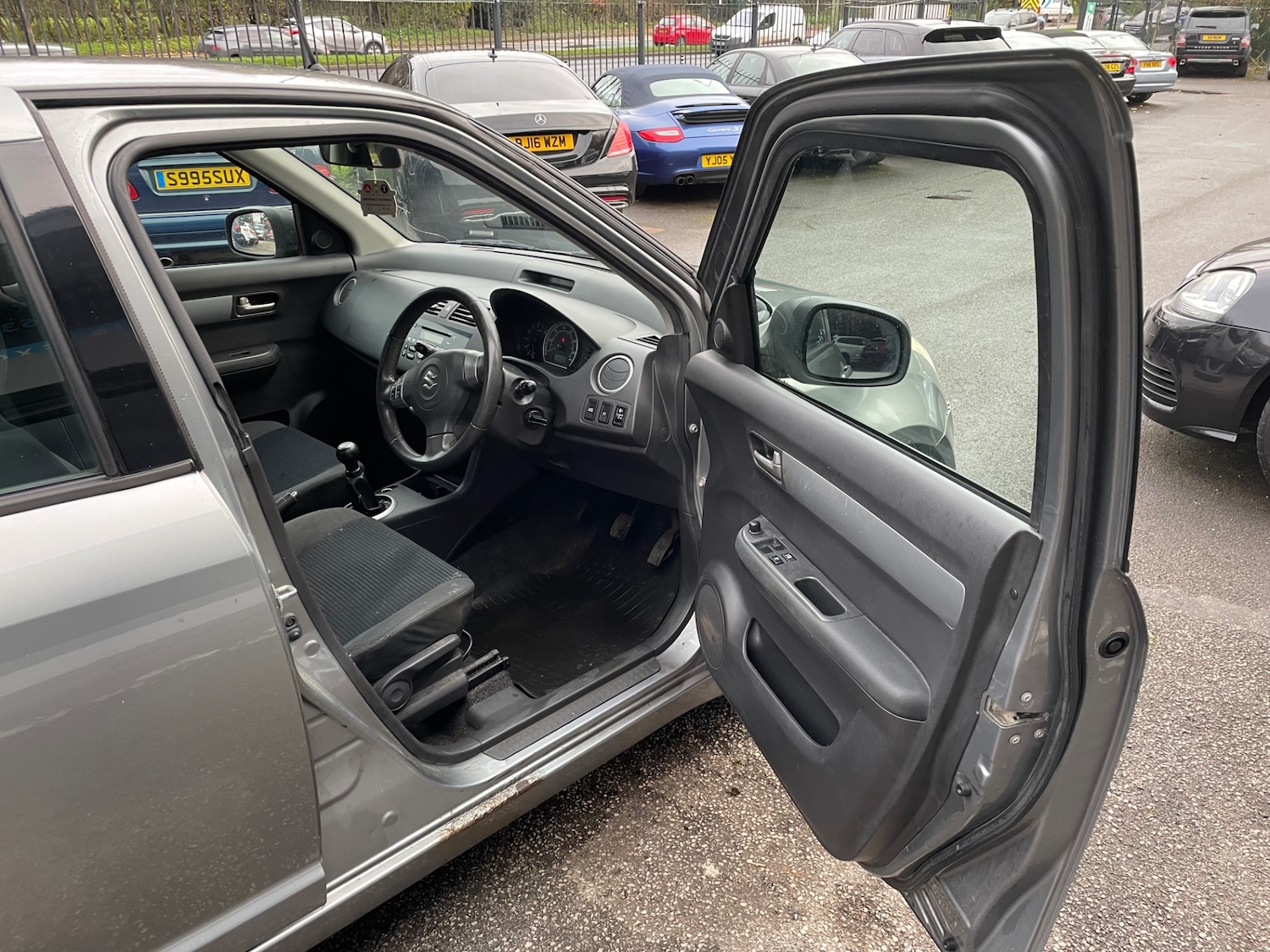 Used Suzuki Swift 2009 for sale - 76542347: Photo 8