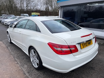 Used Mercedes-Benz E Class 2010 for sale - 77465962: Photo