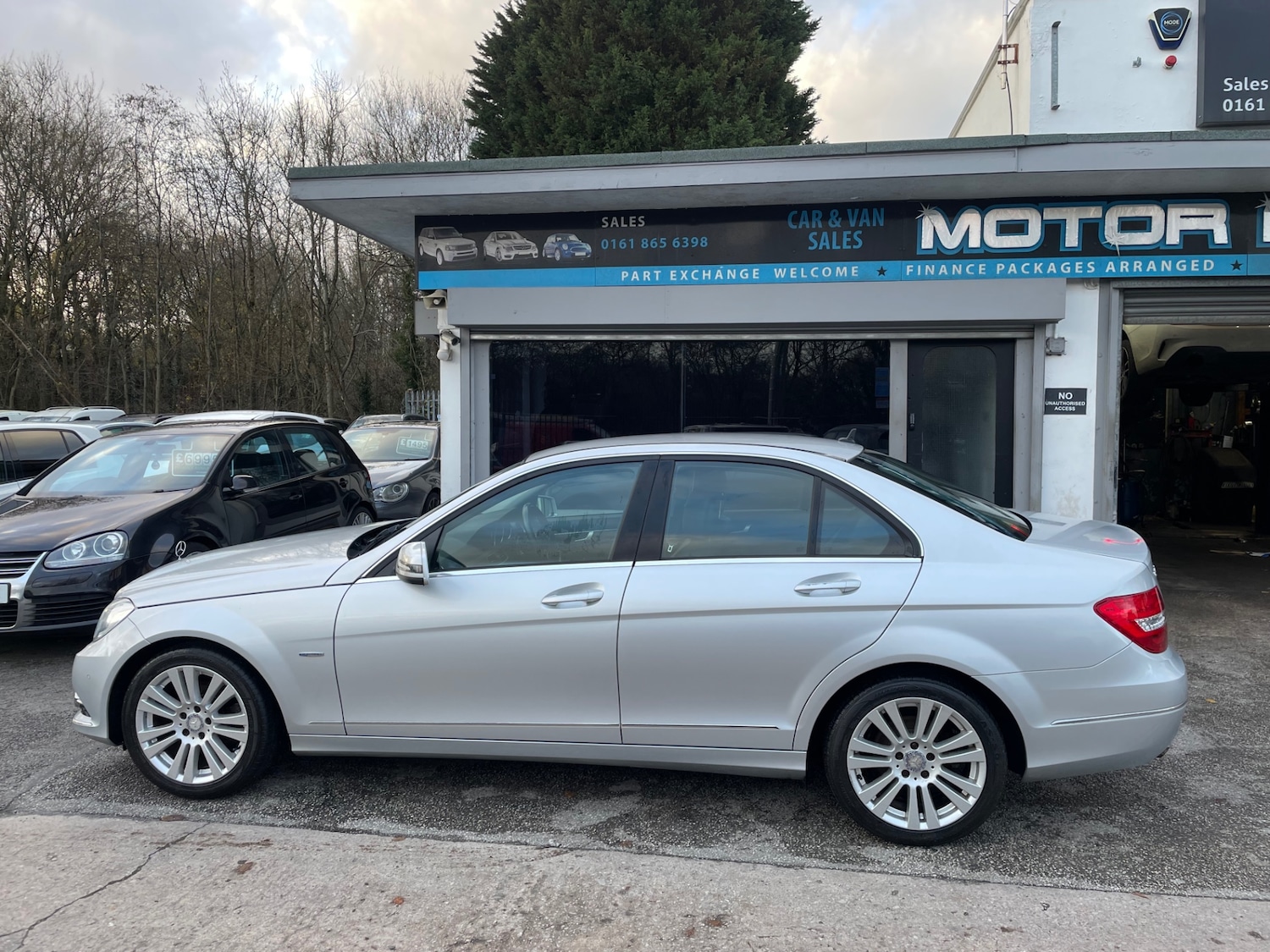 Used Mercedes-Benz C Class 2011 for sale - 76877471: Photo 2