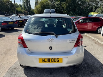 Used Toyota Yaris 2011 for sale - 79098480: Photo
