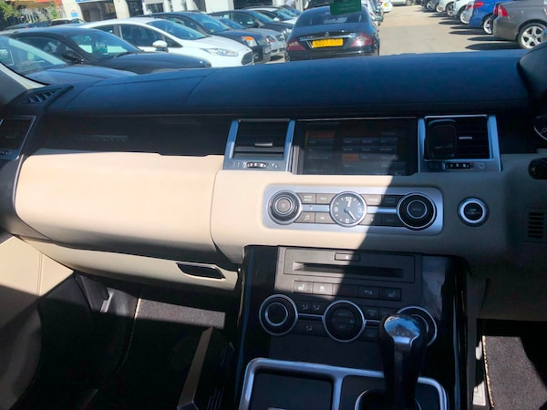 Used Land Rover Range Rover Sport 2010 for sale - 68509866: Photo 15