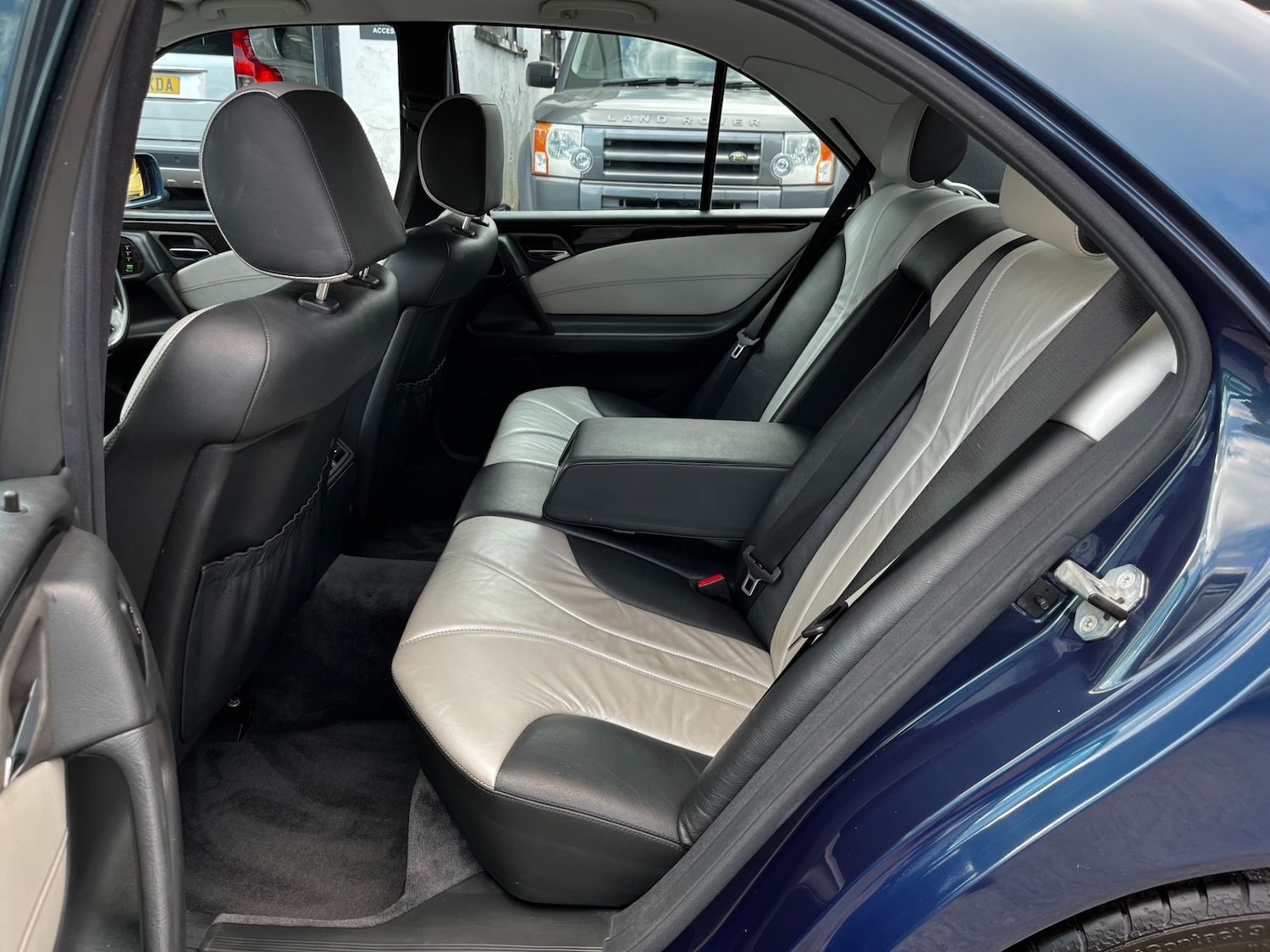 Used Mercedes-Benz E Class 1998 for sale - 76877670: Photo 13