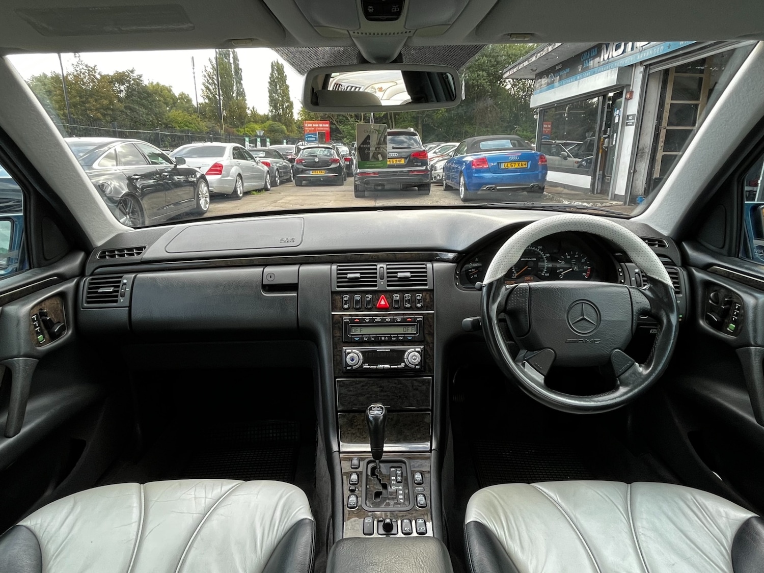 Used Mercedes-Benz E Class 1998 for sale - 76877670: Photo 14