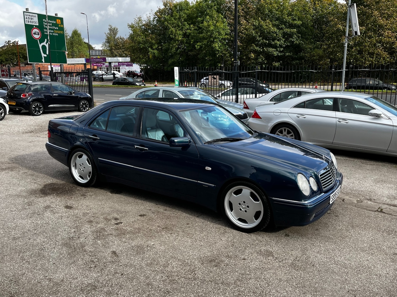 Used Mercedes-Benz E Class 1998 for sale - 76877670: Photo 17
