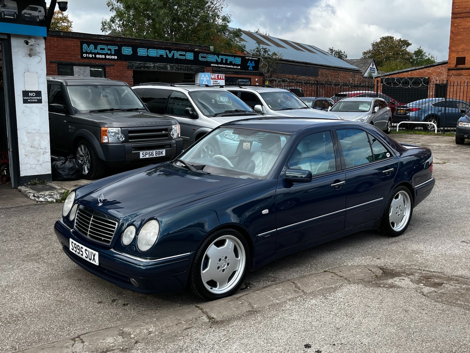 Used Mercedes-Benz E Class 1998 for sale - 76877670: Photo 18
