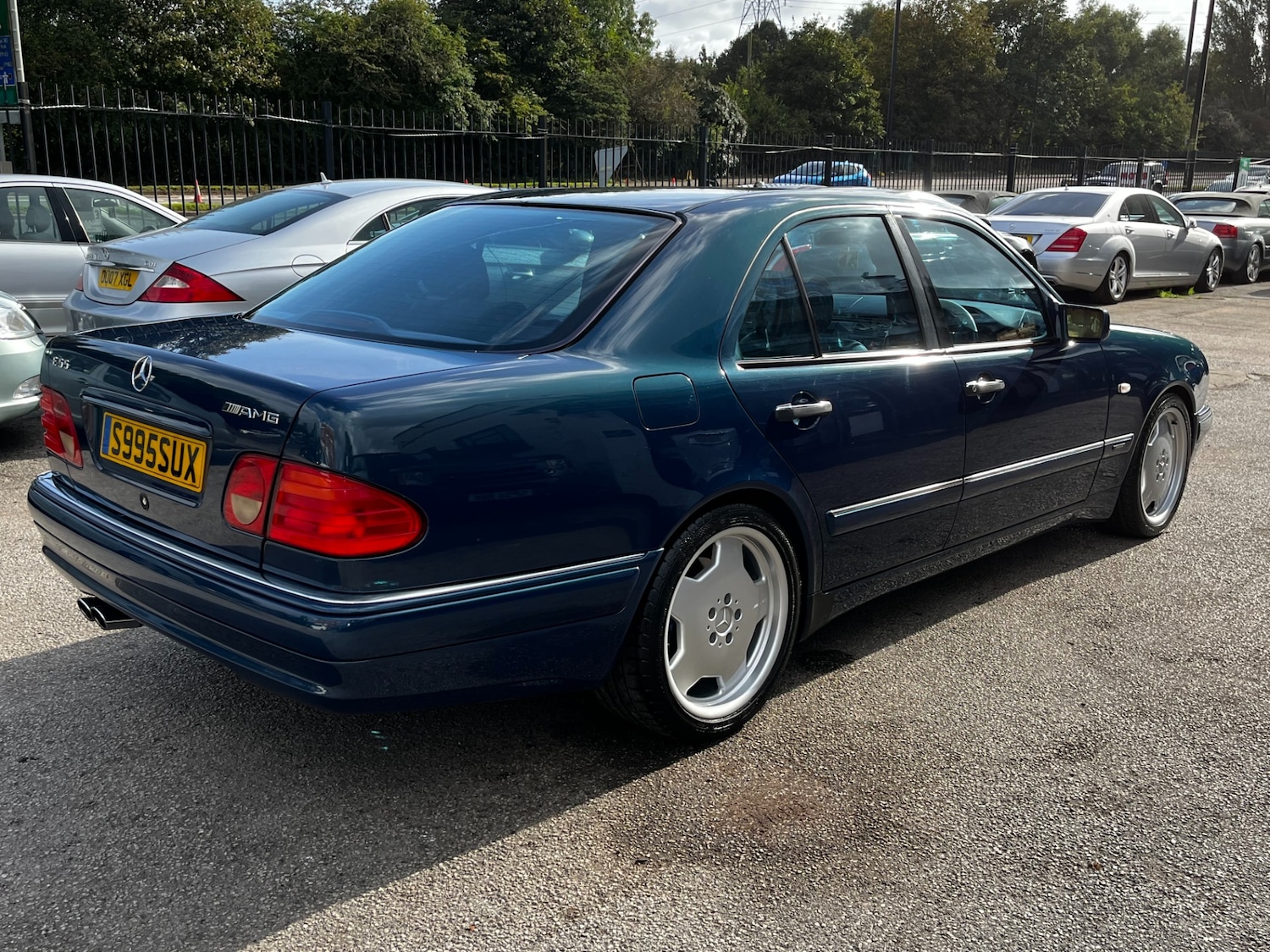 Used Mercedes-Benz E Class 1998 for sale - 76877670: Photo 3