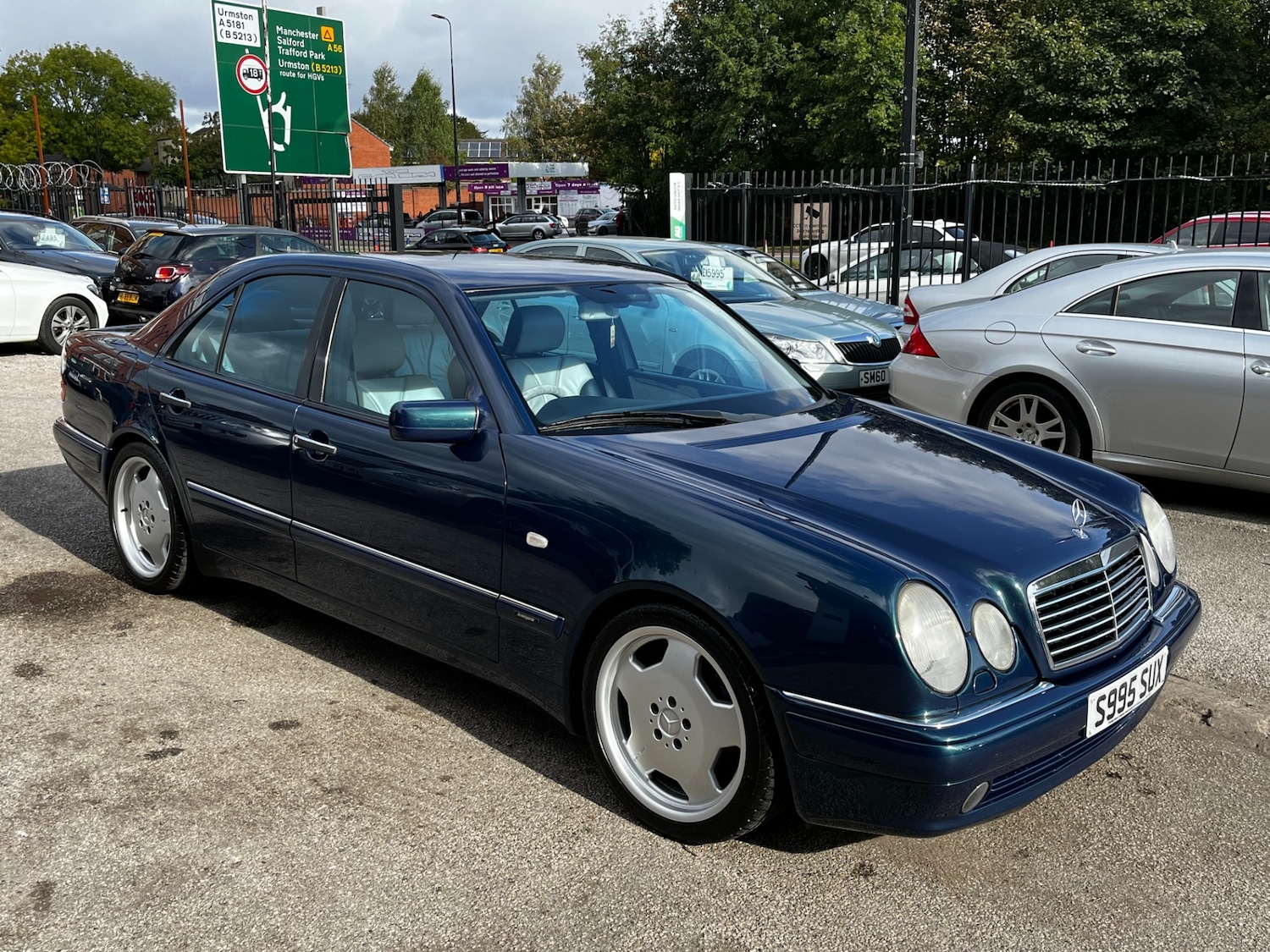 Used Mercedes-Benz E Class 1998 for sale - 76877670: Photo 4