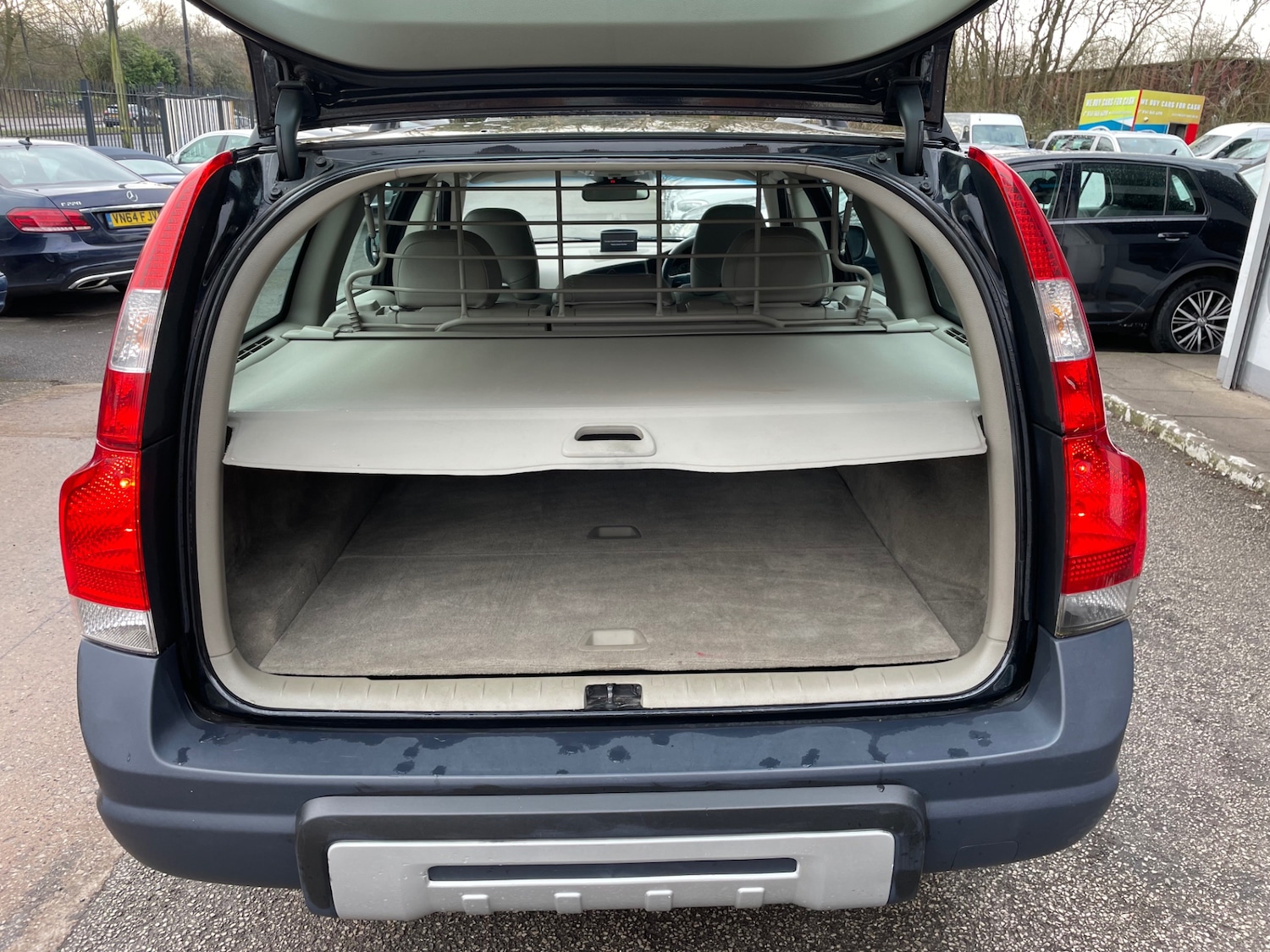 Used Volvo XC70 2007 for sale - 77403680: Photo 13