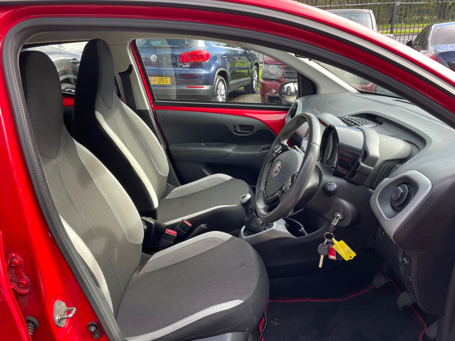 Used Toyota AYGO 2014 for sale - 76330273: Photo 6